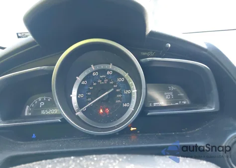 2016 Toyota Yaris Premium z USA, uszkodzony, nr VIN 3MYDLBYV6GY115112